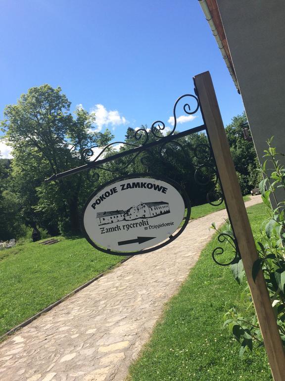Zamek W Dziegielowie Экстерьер фото